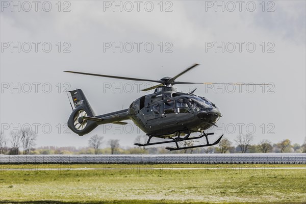 A helicopter of the model Airbus Helicopters H135 of the German Armed Forces