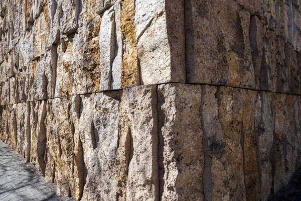 Stone ashlar of the outer wall of the Ohel-Jakob-Synagogue at Jakobsplatz