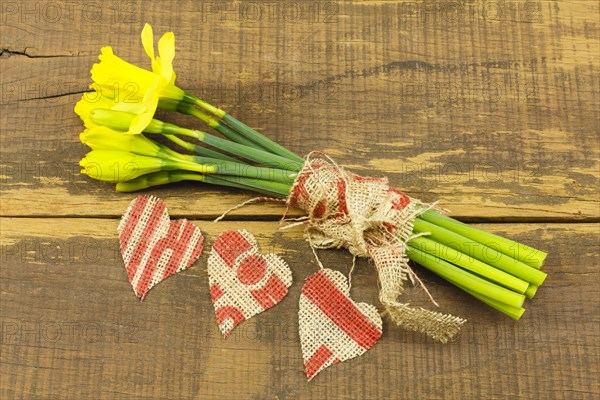 Linen Daffodil Bouquet with 3 Hearts