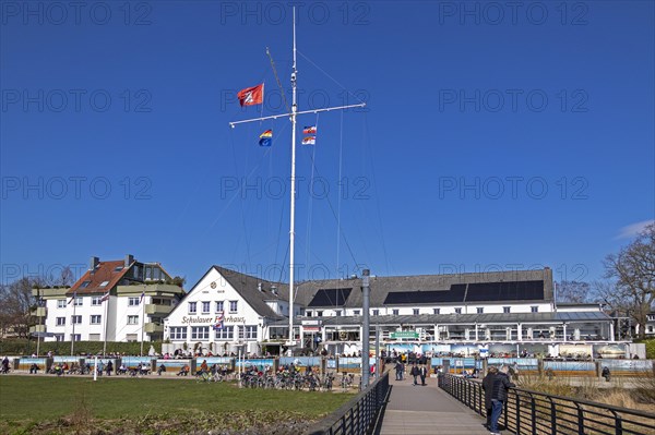 Restaurant Schulauer Faehrhaus and ship welcoming facility Willkomm Hoeft