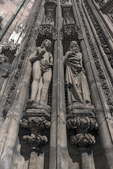Sculptures of Eve and a prophet on the main portal of the Lorenzkirche