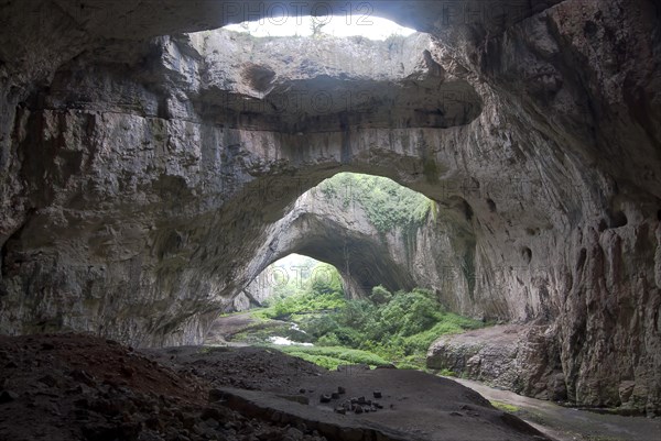 Devetashka Cave