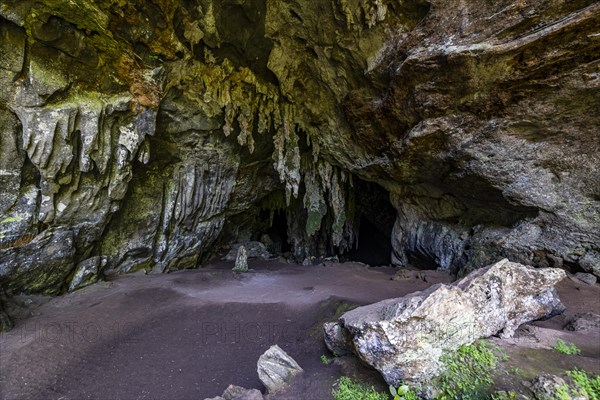 Santana Cave