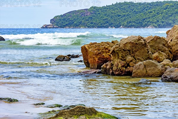 The encounter between the rocks