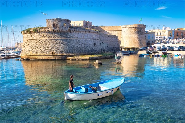 Fishing boat in front of Castelo in the fishing port of Gallipoli