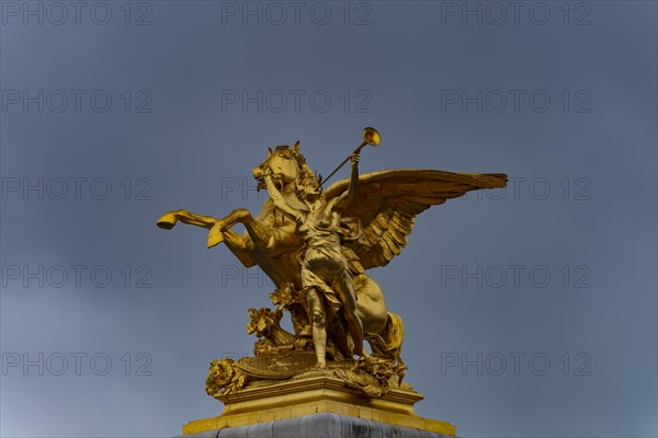 Column with the figural group Fama of War on the Pont Alexandre III.