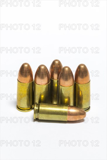 Pistol ammunition