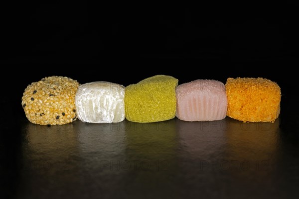 Five differently filled Japanese Mochi's