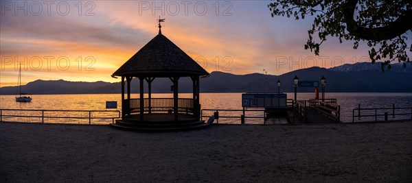 Dawn in front of sunrise at the Attersee