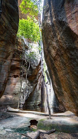 Overhanging cliffs at Pedra Furada