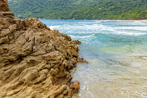 The encounter between the rocks