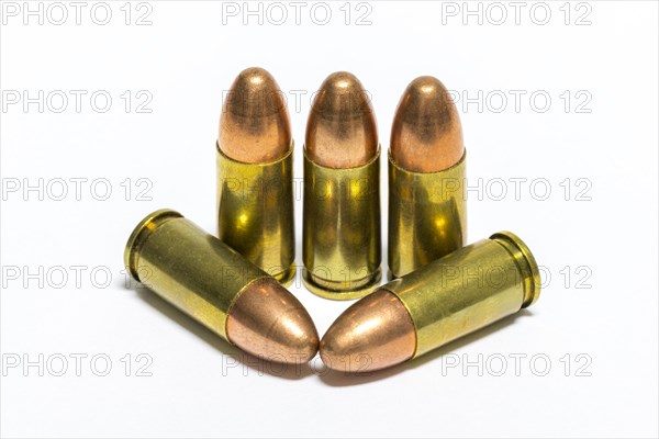 Pistol ammunition