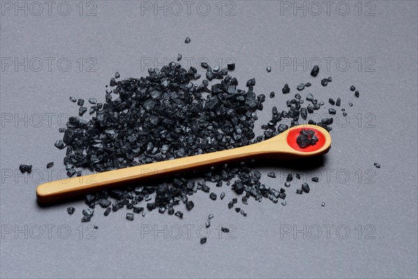 Black Hawaiian salt on spoon