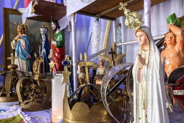 Umbanda altar with several saints also present in the Catholic religion