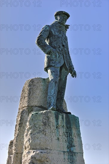 Statue of Hubert Latham