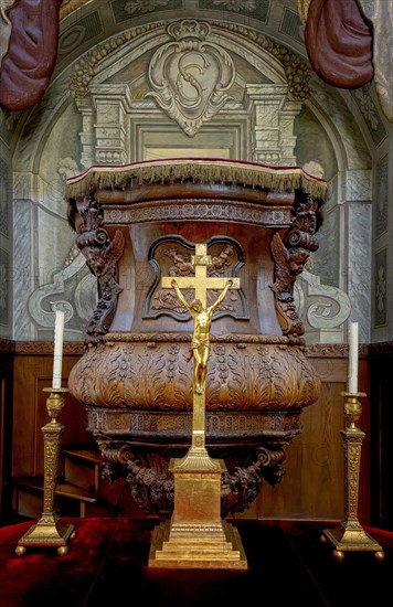 In the chapel of the Old Palace