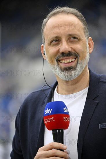 Coach Pellegrino Matarazzo TSG 1899 Hoffenheim in interview microphone logo SKY