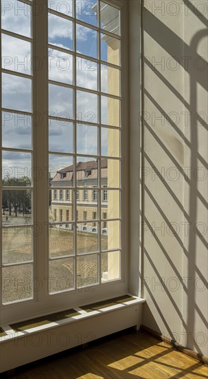 Floor window in the upper round hall