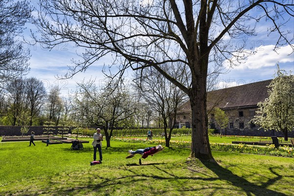 Visitors in the Remtergarten