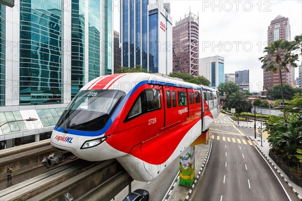 Monorail monorail at Raja Chulan public transport stop in Kuala Lumpur