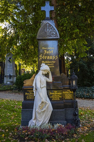 Grave of Honour of the Family of the Composer Josef Strauss