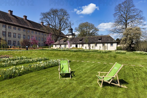 Two deck chairs in the Remtergarten