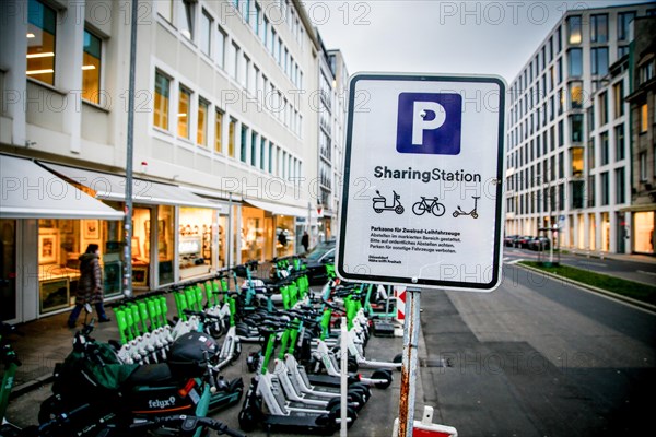 A traffic sign indicates a designated parking place for two-wheeled rental vehicles in Duesseldorf