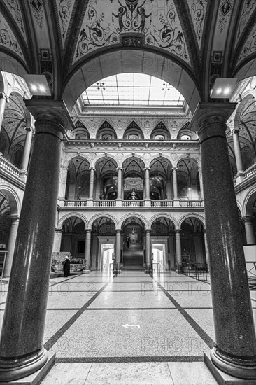 Skylight and round arches in the University of Applied Arts and Museum