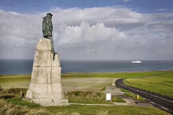 Statue of Hubert Latham