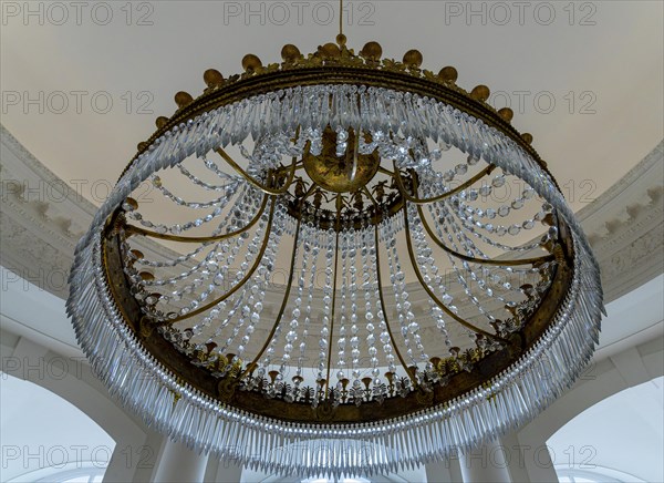 Chandelier in the upper round hall