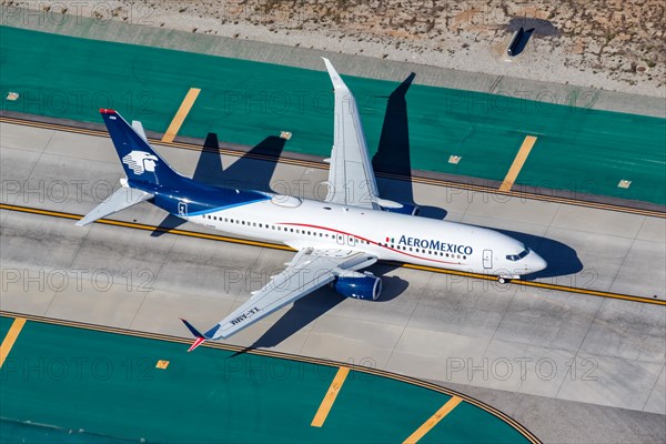 A Boeing 737-800 aircraft of AeroMexico with registration XA-AMM at Los Angeles Airport