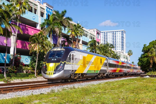A train of the private railway Brightline Schnellzug Bahn in West Palm Beach