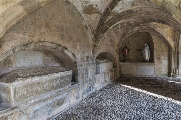 Sarcophagi in cloister of Cathedrale Sainte-Marie