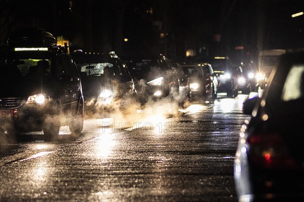 Exhaust gas looms in the evening in Berlin