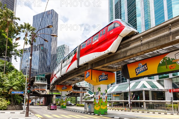 Monorail monorail at Raja Chulan public transport stop in Kuala Lumpur