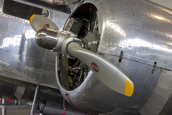 Detail of the engine with propeller