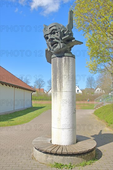 Sculpture Icarus by Gunther Stilling 1994