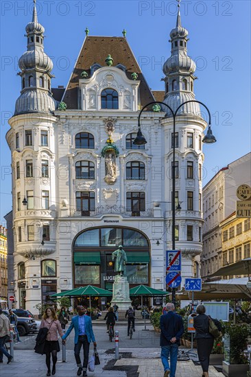 Gutenberg monument at the Lugeck