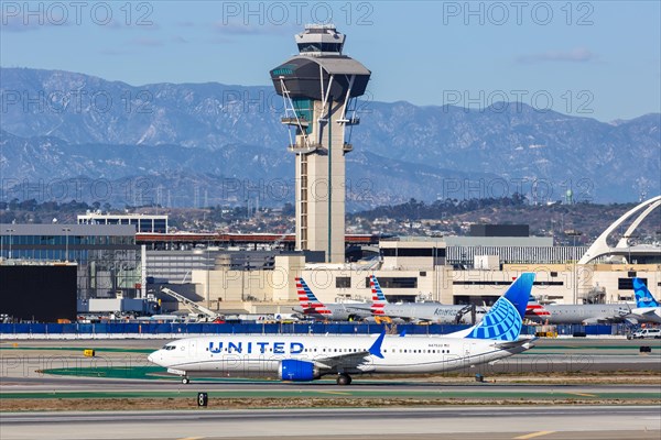 A United Airlines Boeing 737 MAX 9 aircraft with registration number N47533 at Los Angeles Airport