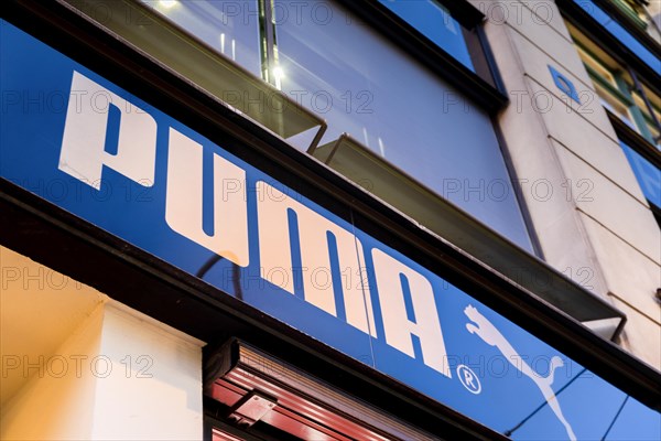 The logo of the sporting goods manufacturer PUMA in a branch in Berlin