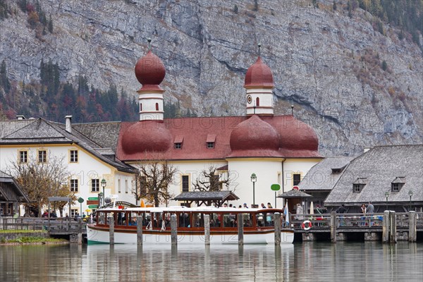 Boat with tourists in front of the Sankt Bartholomae