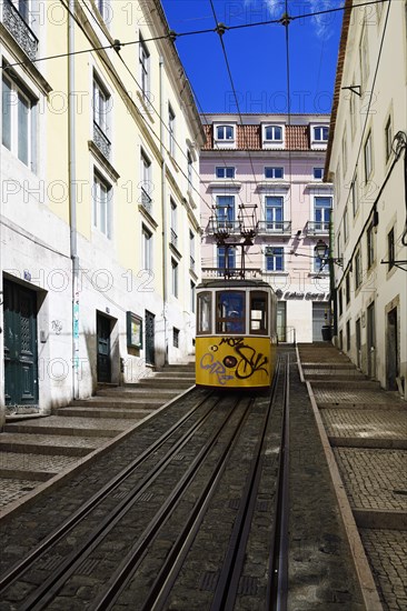 Tracks with funicular Elevador da Bica