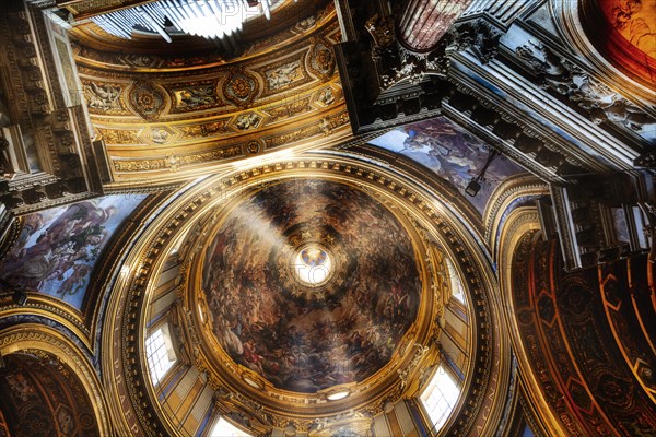 Ceiling with dome and frescoes