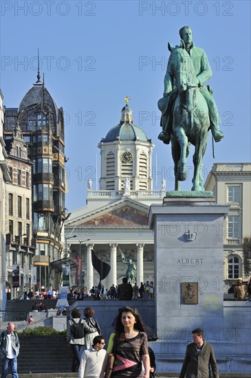 Equestrian statue of king Albert I at the Kunstberg