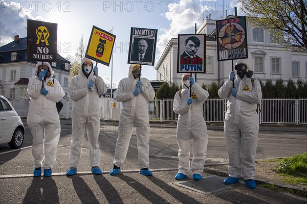 Belarusians protest in front of Russian Embassy against planned transfer of Russian nuclear weapons to Belarus