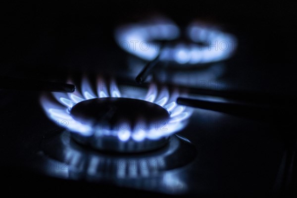A gas cooker with two flames