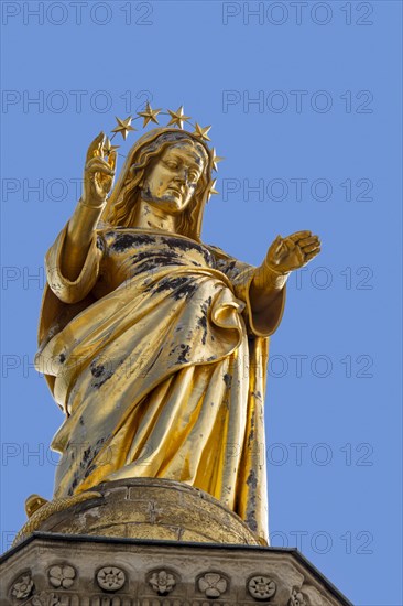 Gilded statue of Virgin Mary at Cathedrale Notre-Dame des Doms d'Avignon