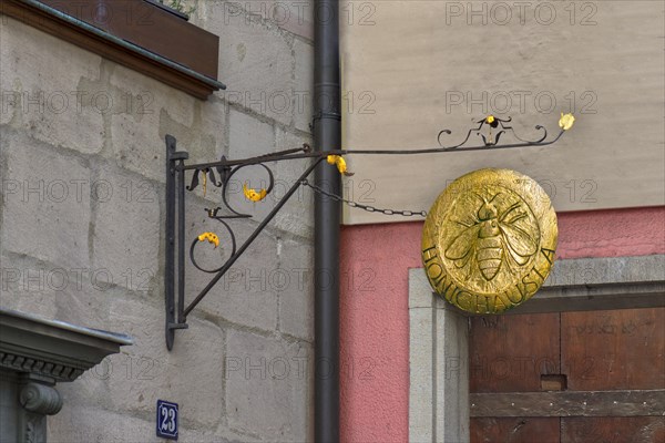 Historical nose sign from the Honey House
