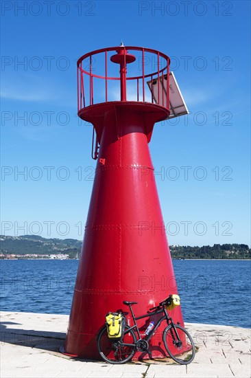 Bike in front of the lighthouse