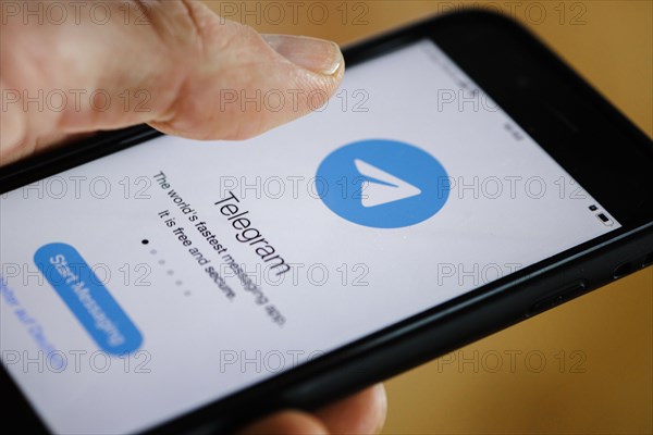 Symbolic photo: The logo of the instant messaging service Telegram is seen on a smartphone. Berlin